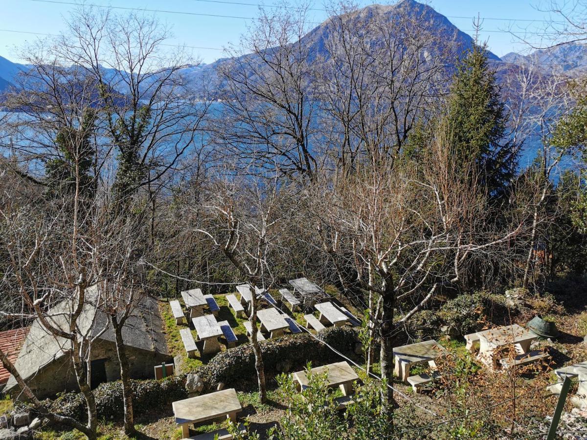 Near Monastero And Castello Di Vezio Apartamento